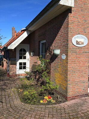 Eingang zum Landhaus Rolandseck