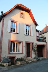 LA MAISON D'HELENE VAL DE BESBRE près LE PAL