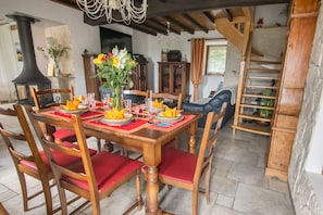 salle à manger et coin salon