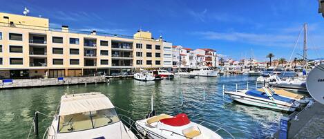 Vue sur la marina