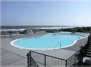 Islander Oceanfront Pool