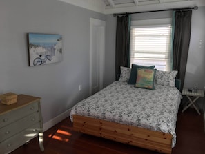 Upstairs - Queen Bedroom