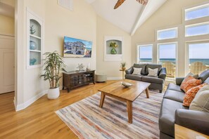 Surf or Sound Realty - 671 - Island's End - Great Room -2