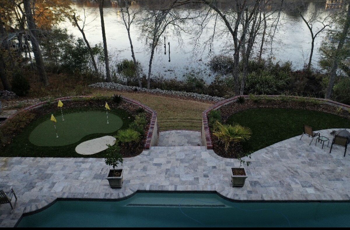 Georgian Colonial on the Savannah River