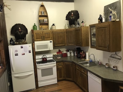 Cozy, pet friendly,  nearby wine trails and Woodbury ground, W. Coshocton county