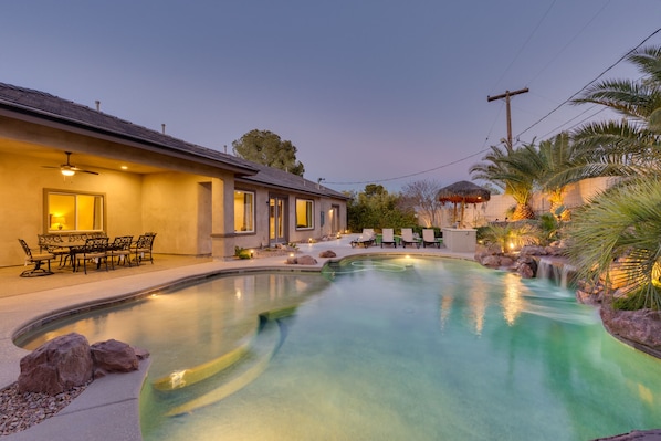 Pool with Wet Deck