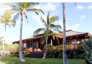 Aloha Sands main house, beach side.