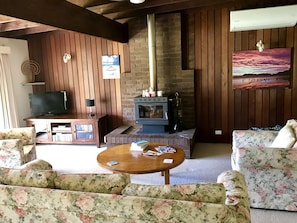 Lounge + TV room