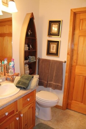 hall bath downstairs, near bedroom