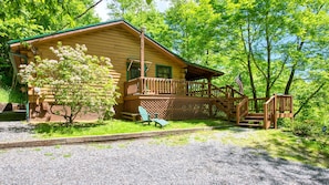 Parking and steps to deck for entrance
