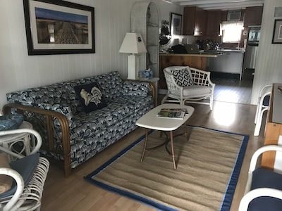 A COZY BEACH COTTAGE - NEW LOWER RATE FOR LAST WEEK OF AUGUST