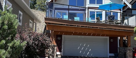 Front view of cottage