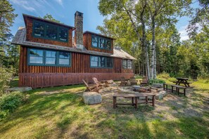 Fire pit with plenty of seating