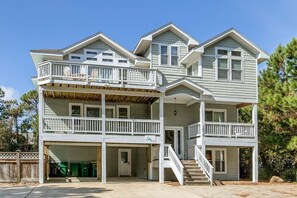 Front Exterior of Jones Beach House