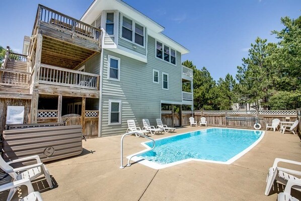 Rear Exterior of Jones Beach House