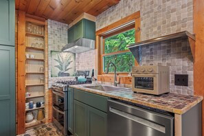 Freshly remodeled and fully equipped kitchen