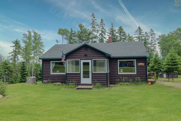 Welcome to Rangeley Manor G-90 - Whispering Winds!
