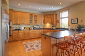 Fully applianced kitchen