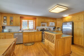 Fully Applianced Kitchen