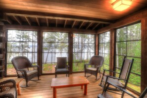 Screened or Plexi-glassed 3 Seasons Porch