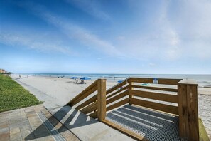 Sea Coast Gardens private beach access