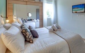 Elite Homes / Bedroom