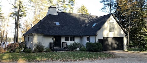 Front of the house, driveway