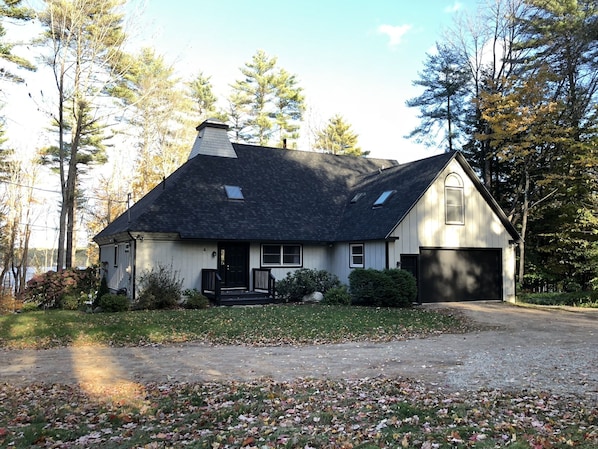 Front of the house, driveway