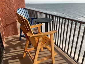 2 Large Captain Chairs for relaxing and enjoying the beautiful views