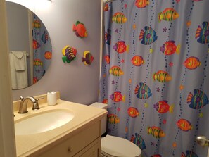 Guest bathroom (tub/shower combo)