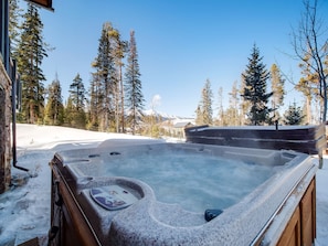 Hottub (adjacent to lowel level game room)