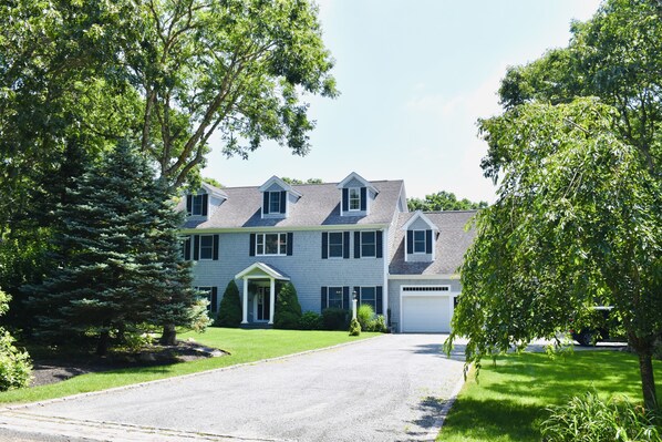 25 Edgewood Dr.