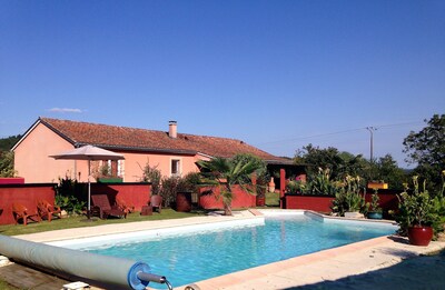 relaxing house with pool between rocamadour and Sarlat Souillac 