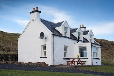 An Creagan Is A Luxury 4 Star Self-catering Cottage With Spectacular Sea Views 