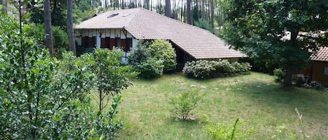 Vue jardin et maison coté Nord