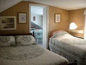 Bedroom with double bed and twin bed