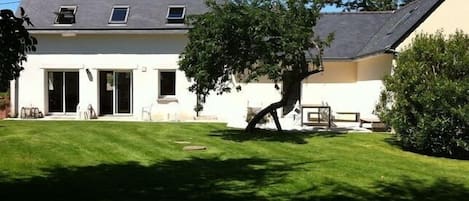 Jardin et vue sur la terrasse