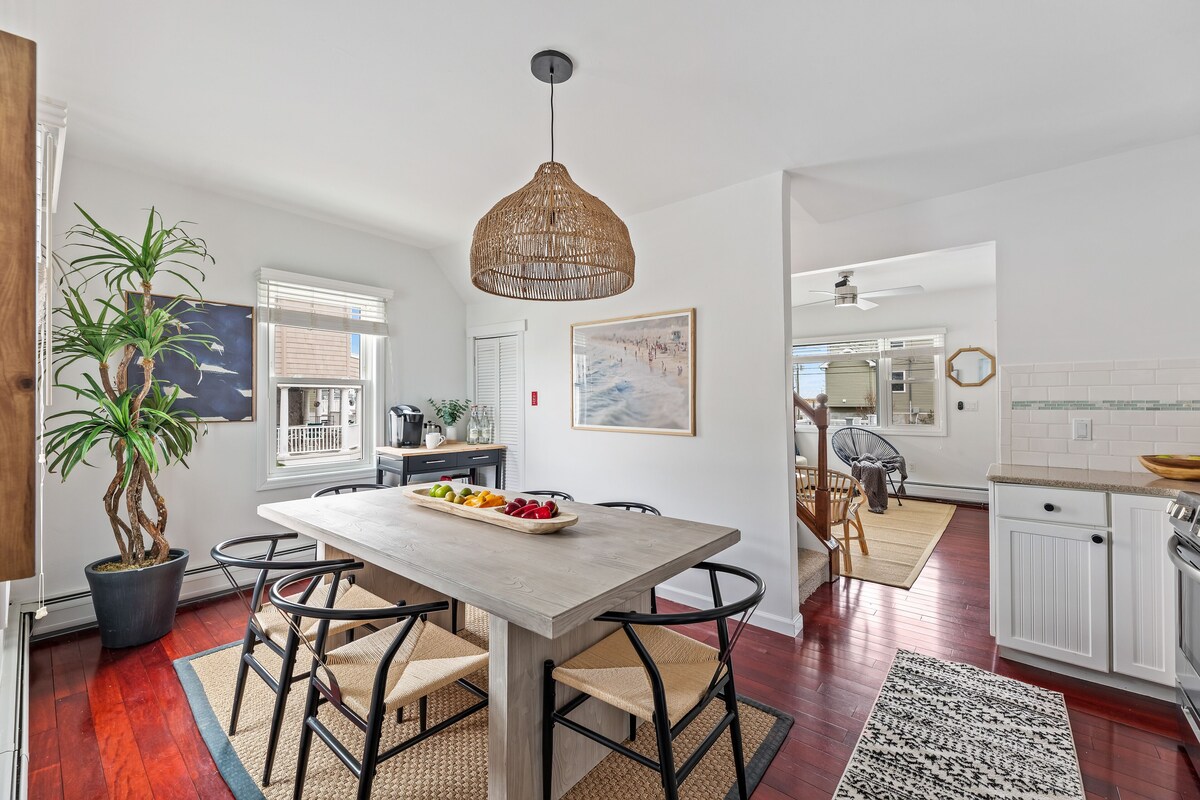★Luxurious & Comfy★ | Close to Beaches | Tons of outdoor spaces |   PFR