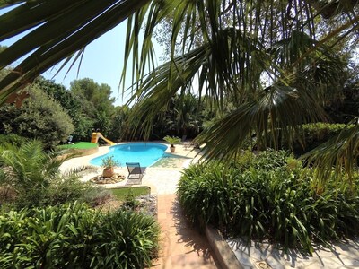 Appartement devant piscine privée 