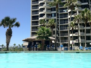 Bar and pool are very relaxing 