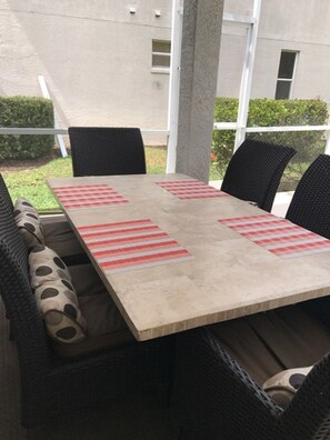 Lanai Dining
