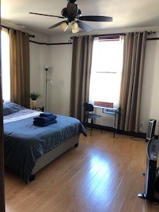 LUX APT next to CONVENTION CENTER/BEACH w/PARKING!