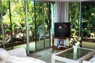 Tropical Garden 1 Bedroom Condo--Private, Quiet, and Romantic, Wi/Fi, A/C