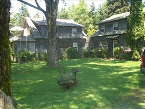 Sunnymead and Front Yard Swing, also showing outside deck off master suite