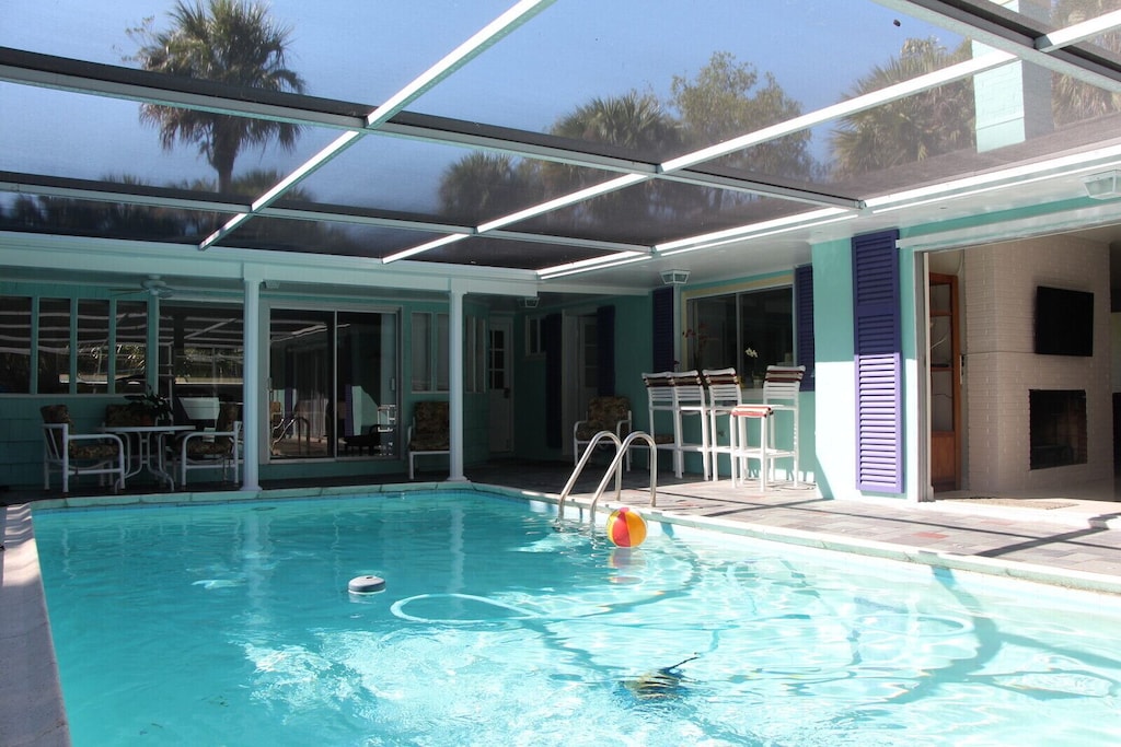 Tropical Home with Heated Pool Near Beaches - Hobe Sound