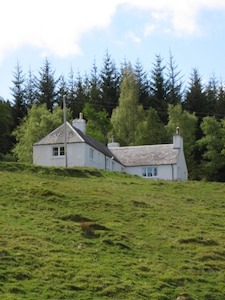 Peaceful Highland cottage sleeping 6 in comfort