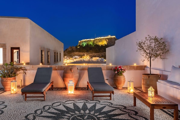 Stunning private terrace with Acropolis View