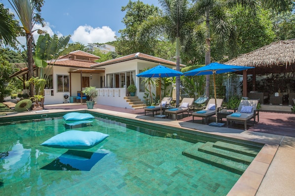 Baan Jasmine and its stunningly large Bali stone pool & sun loungers