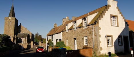 Duck Cottage, Kilrenny Kirk