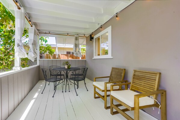 Outdoor dining